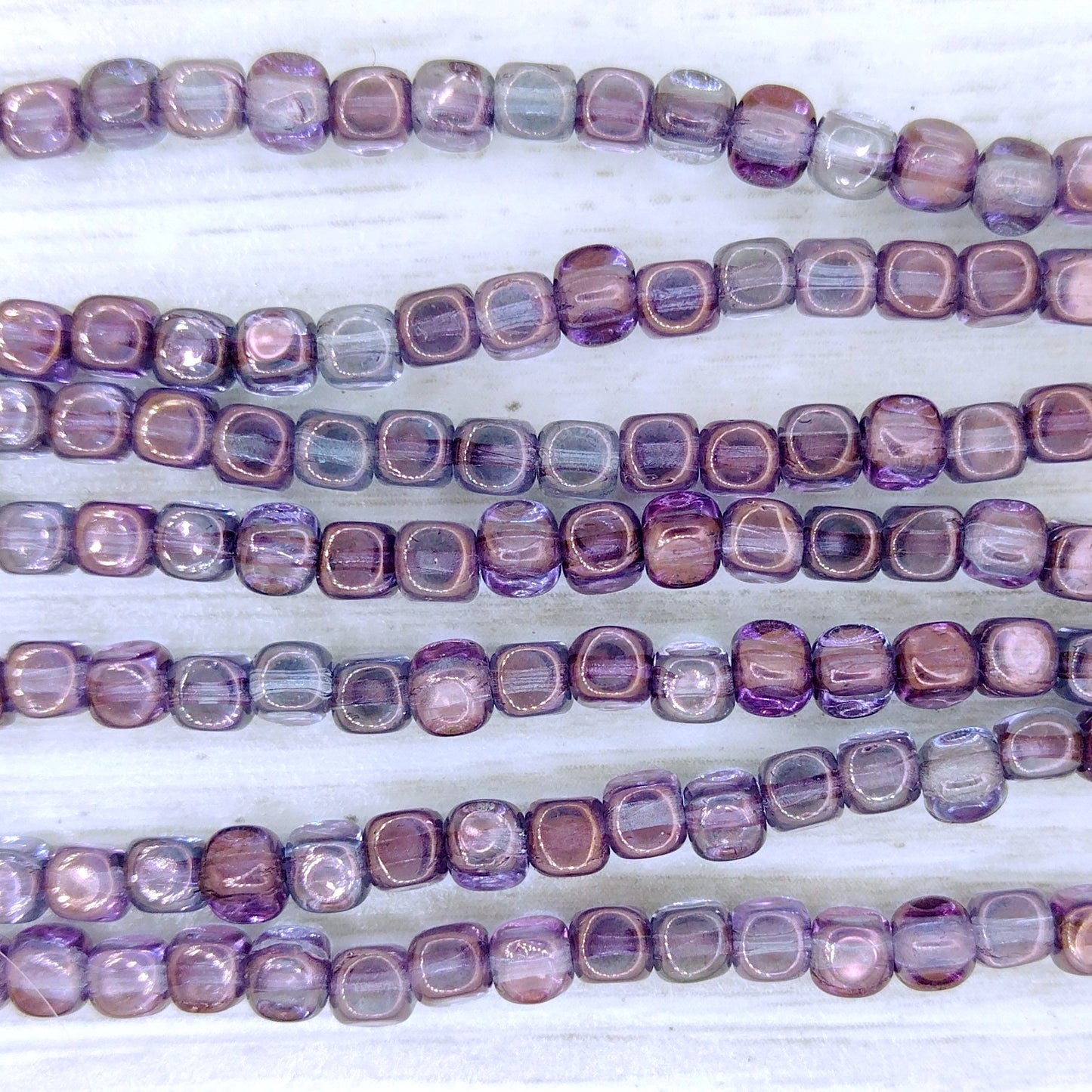 55 x 3mm cubes in Amethyst Lustre