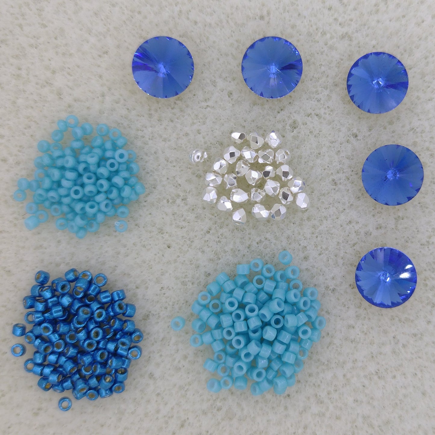 Ornament Bead Kit - Jean Power's Winter 2024 Beadalong in Light and Dark Blue with Rivolis