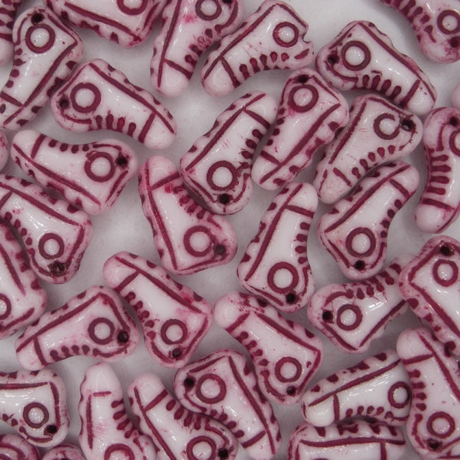 Pair of 15mm shoe beads in Magenta and White