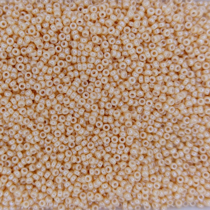 0593 - 25g Size 15/0 Miyuki seed beads in Light Caramel Ceylon