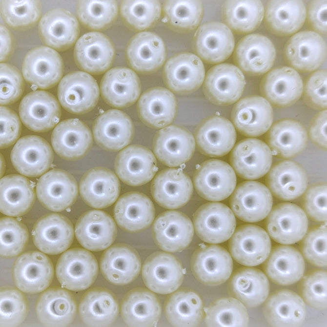 25 x 6mm pearls in White 70402