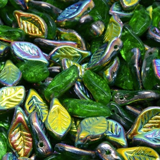 15 x Bay leaves in Light Emerald/Crystal Vitrail (12x6mm)