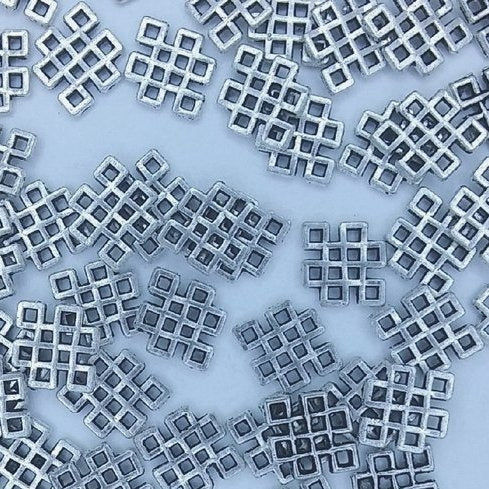 M89 - 0.9cm square sieve in Silver (modern)