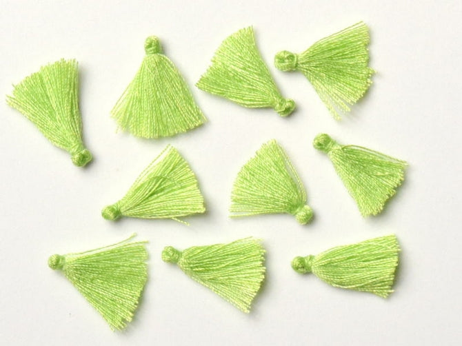 Pair of 1.7cm Cotton tassels in Apple Green
