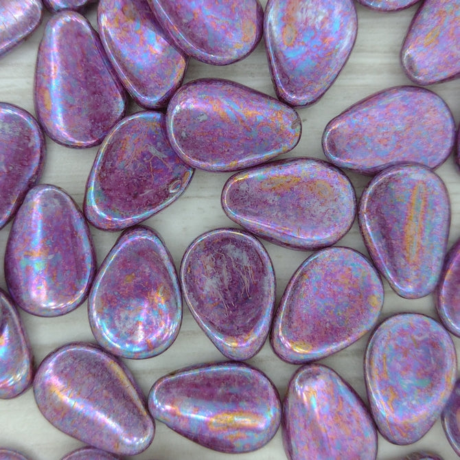 8 x Anemone petals in Alabaster/Black Iris (16x11mm)