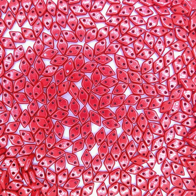 50 x CzechMate diamonds in Saturated Metallic Cherry Tomato