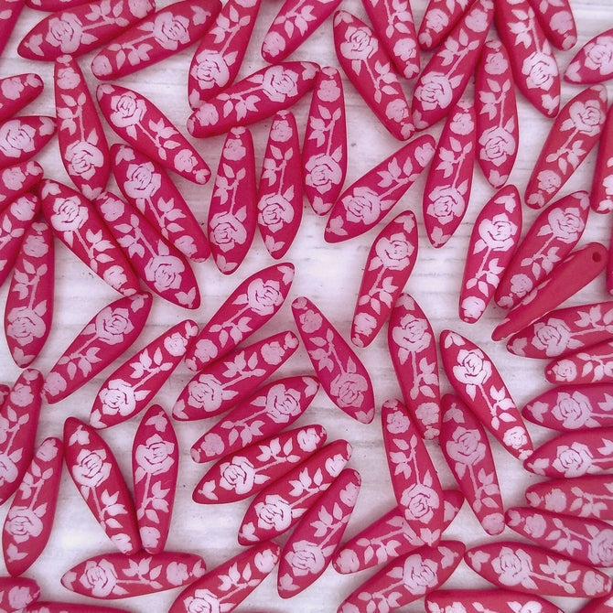 10 x daggers in Neon Cherry with laser etched Rose (5x16mm)