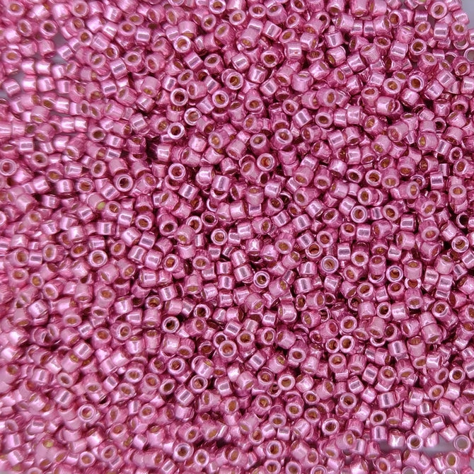 DB1840 - 25g Size 11/0 delicas in Duracoat Galvanised Hot Pink