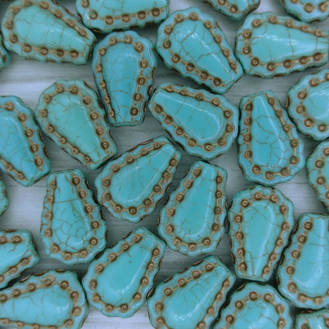 4 x Lacy Tear drops in Jade (17x12mm)