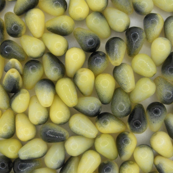 20 x drops in Yellow/Black (9x6mm)