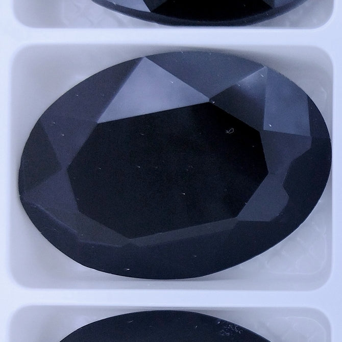 30x20mm Oval in Black (Aurora)