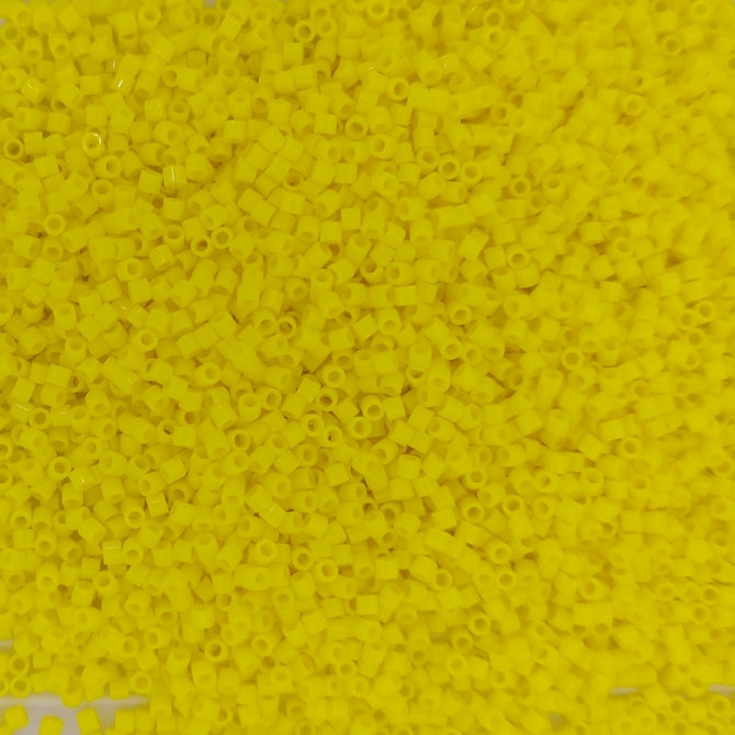 DBS0721 - 2.5g Size 15/0 delicas in Opaque Yellow