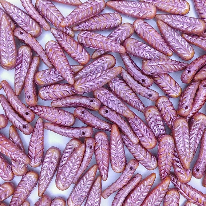 10 x bird feathers in Sunrise Picasso (5x17mm)