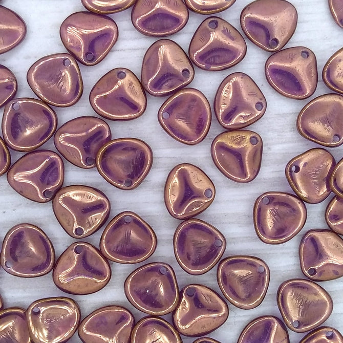 25 x small rose petals in Crystal Bronze (8x7mm)