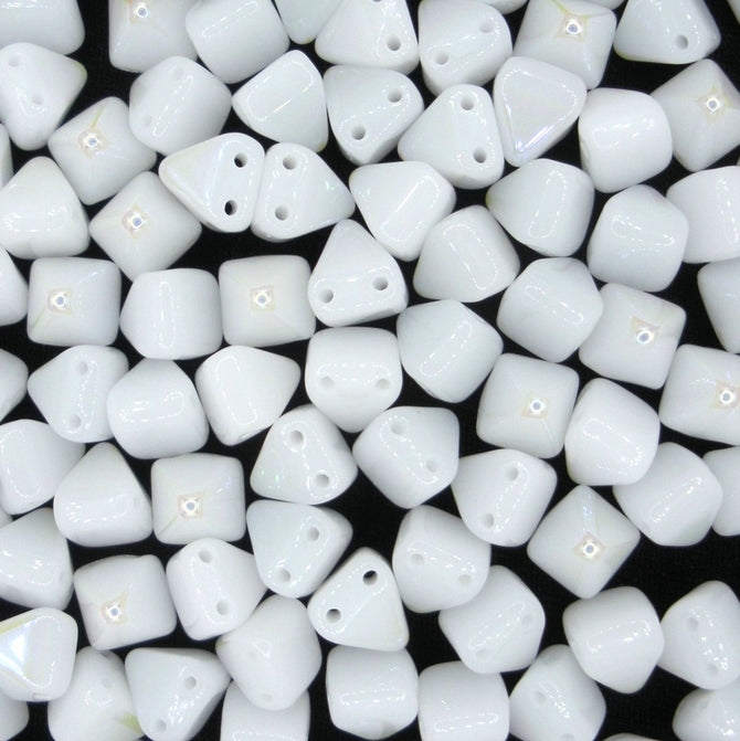 10 x 6mm pyramids in Alabaster AB