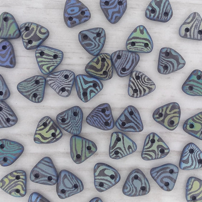 30 x CzechMate triangles in Matt Black with laser etched Contours