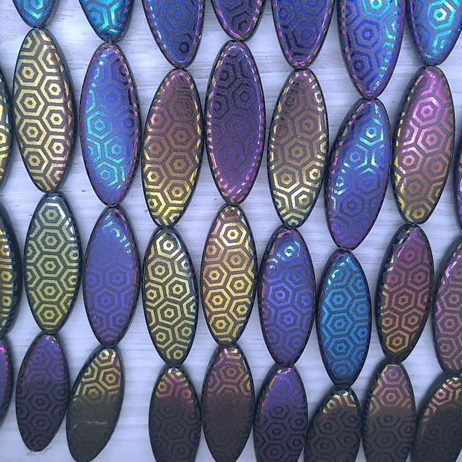 4 x large oval beads in Black with large hexagons (30x12mm)