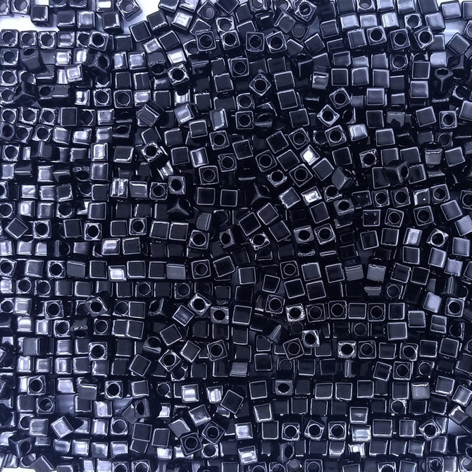 401 - 5g x 1.8mm Miyuki cubes in Black