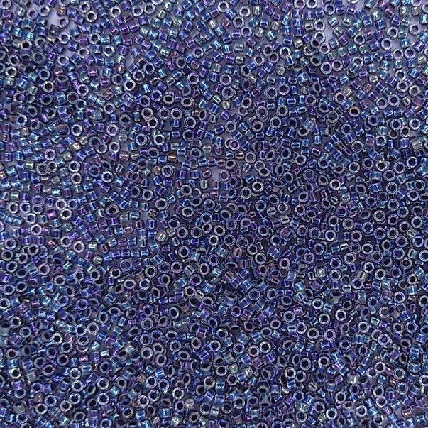 DB0059 - 5g Size 11/0 delicas in Light Violet Lined