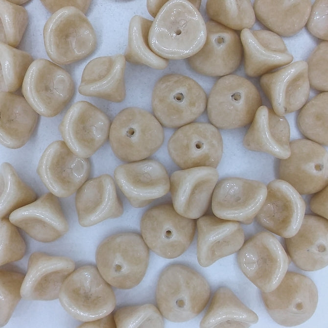 5 x Trumpet Flowers in Chalk White/Champagne Lustre (10x12mm)