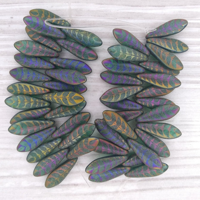 25 x Laser etched daggers in Matt Emerald with Dark Ears of Corn (5x16mm)