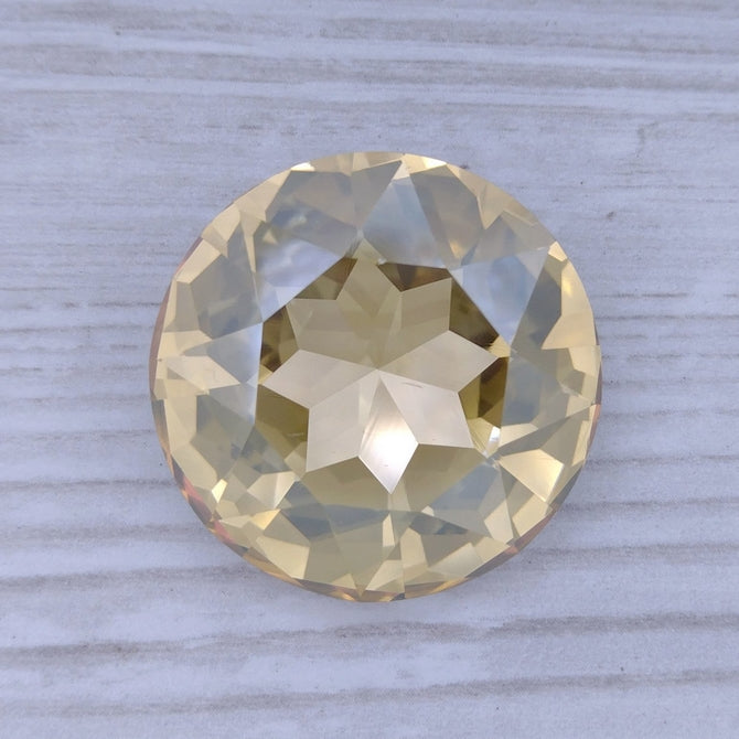 27mm Chaton in Crystal Golden Shadow (Aurora)