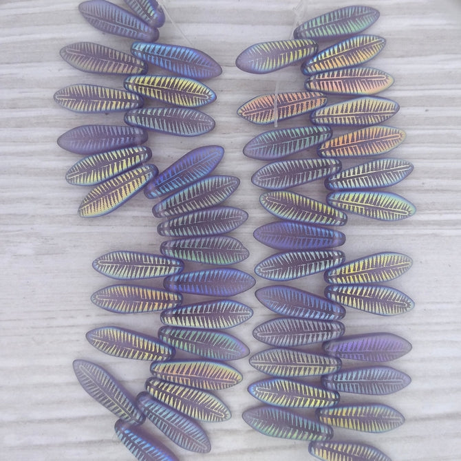 25 x Laser etched daggers in Matt Tanzanite with Feather pattern (5x16mm)