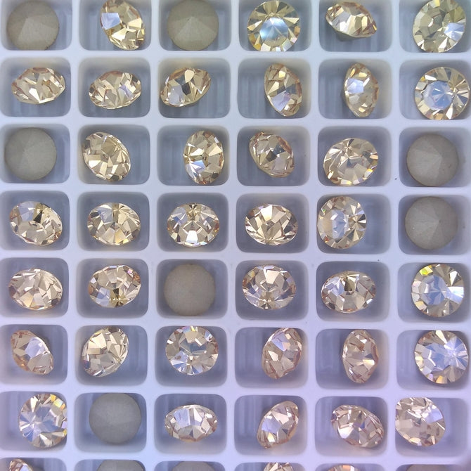 SS39 or 8.3mm Chaton Maxima in Crystal Golden Honey (Preciosa)