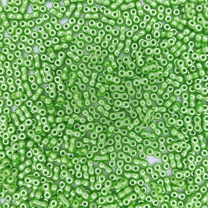 5g x 5mm Mini Infinity beads in Pastel Peridot