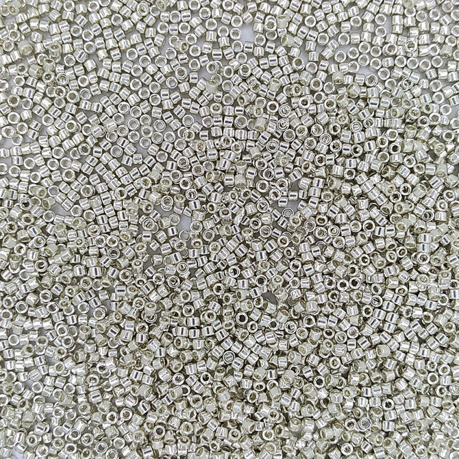 DB0035 - 5g Size 11/0 delicas in Galvanised Silver