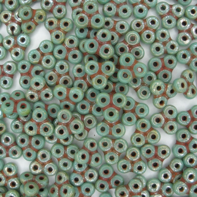 25 x 8mm Trinity beads in Turquoise Picasso