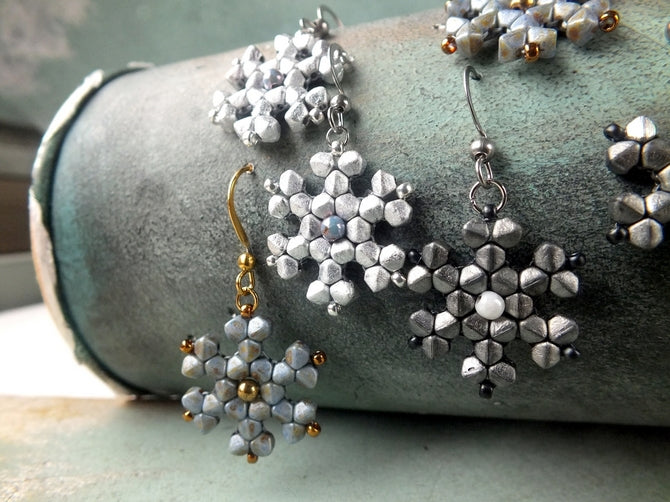 Pattern - Mini Snowflakes