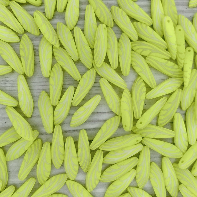 10 x daggers in Neon Yellow with laser etched Dragonfly wings (5x16mm)