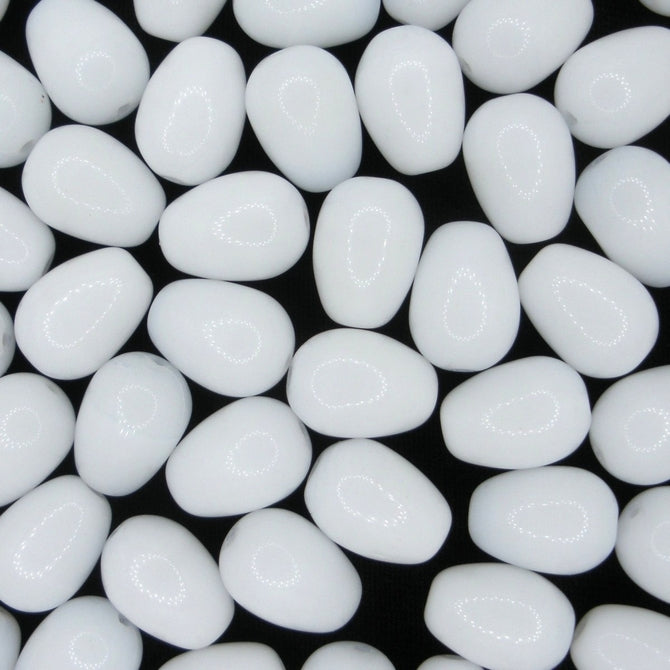 6 x large drops in Chalk White (11x8mm)