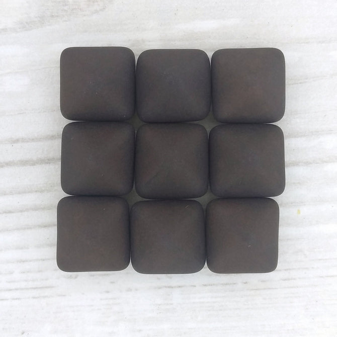 2 x 12mm pyramids in Matt Black Lila Vega Lustre