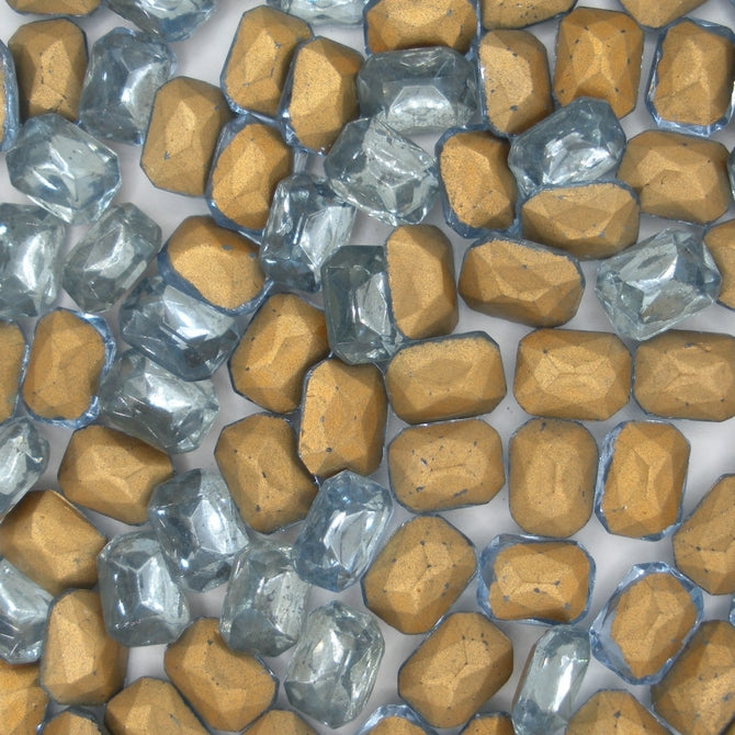 Cab76 - 8x6mm octagonal cabochon in Light Sapphire (Vintage)