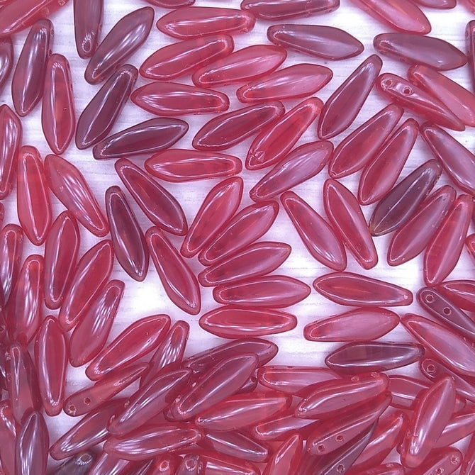 10 x two hole daggers in Red Mix (5x16mm)