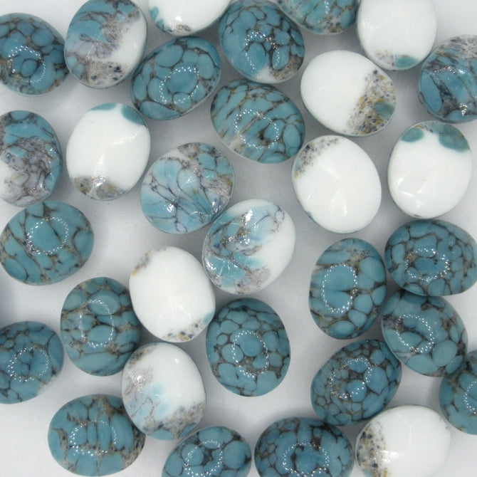 Cab11 - 12x10mm cabochon in Turquoise Matrix (Vintage)