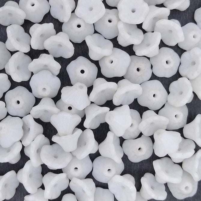 25 x flower cups in Alabaster Shimmer (7x5mm)