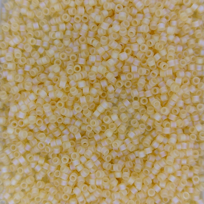 DB1287 - 25g Size 11/0 delicas in Transparent Matt Light Straw Lustre