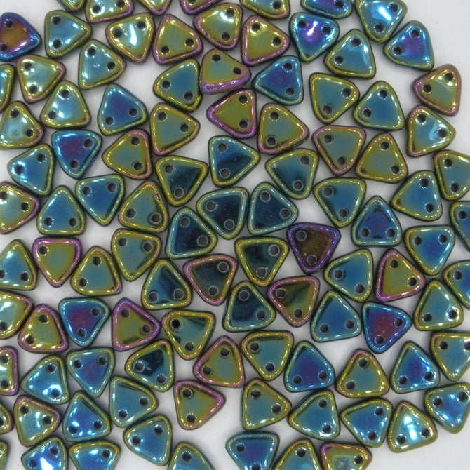 50 x CzechMate triangles in Green Iris