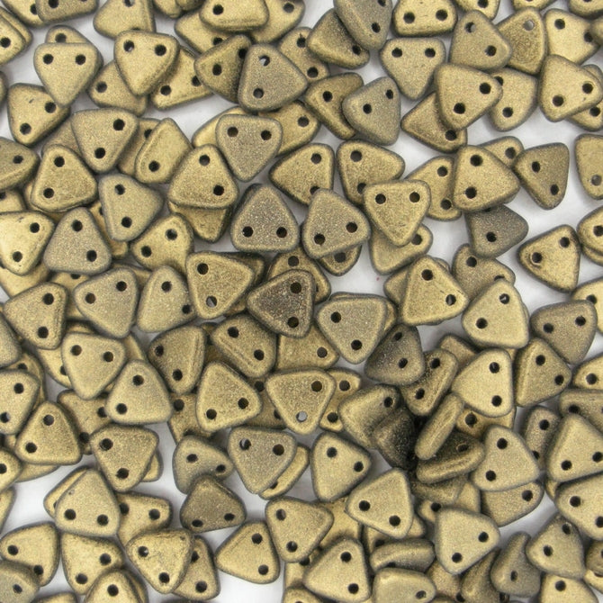 50 x CzechMate triangles in Metallic Suede Gold