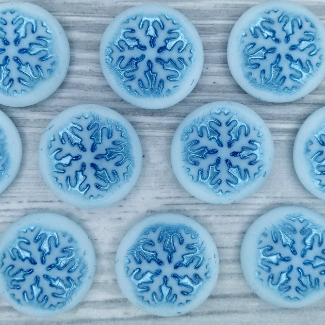 Cab138 - 21mm cabochon in Matt Chalk/Sky Blue with Snowflake