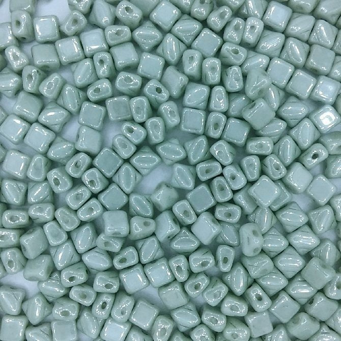 30 x 5mm Silky beads in Green Lustre