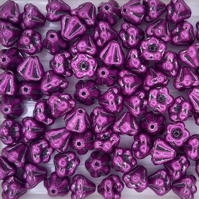 15 x Baby Bell Flowers in Metallic Fuchsia (6x4mm)