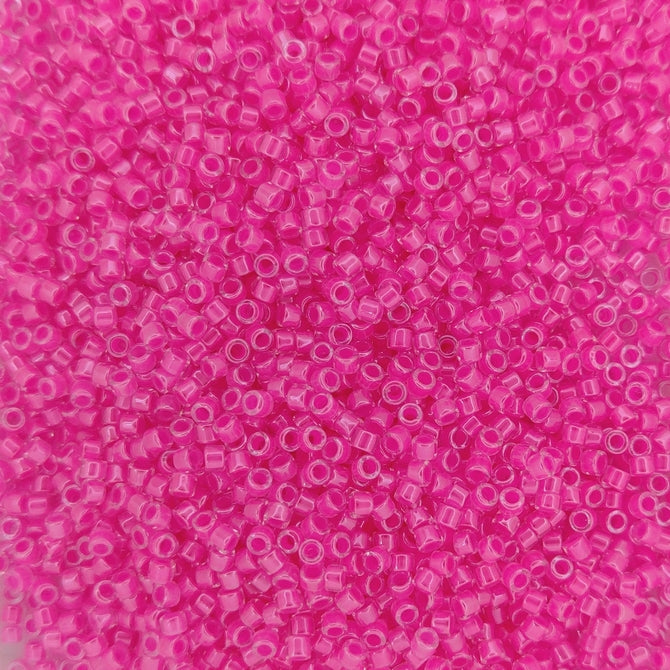 DB2035 - 1g Size 11/0 delicas in Luminous Wild Strawberry