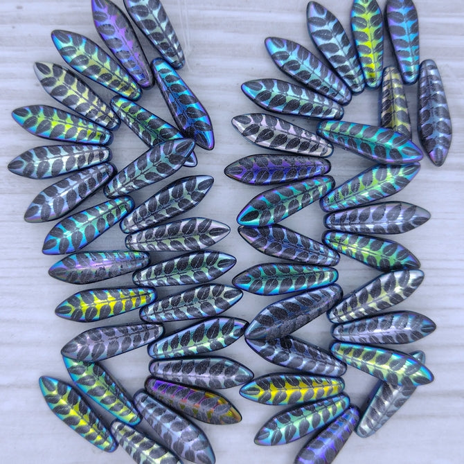 25 x Laser etched 2 hole daggers in Black with Ears of Corn (5x16mm)