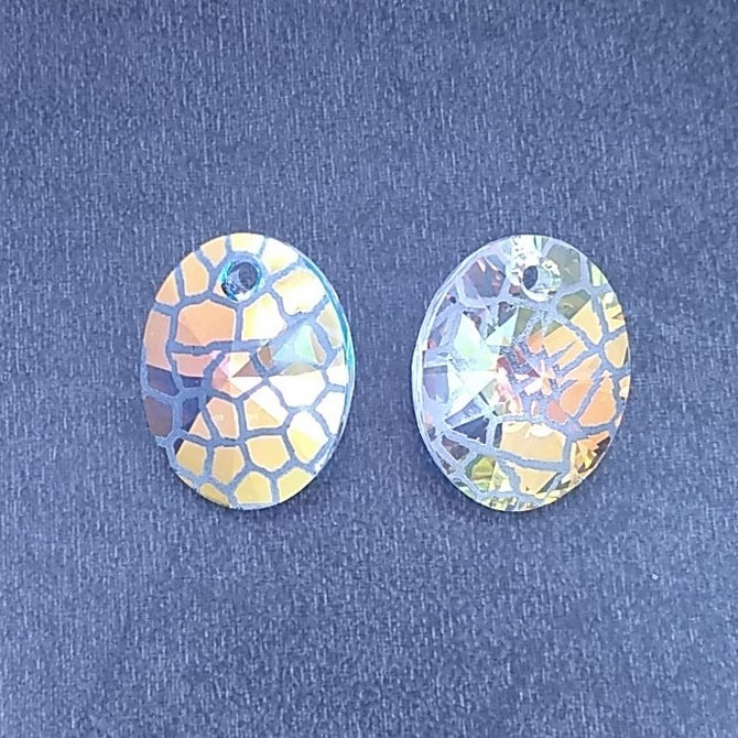 18mm Oval Pendant in Crystal with laser etched Giraffe pattern (Swarovski)