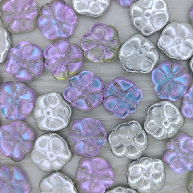 4 x 15mm Primrose flower beads In Vitrail Light