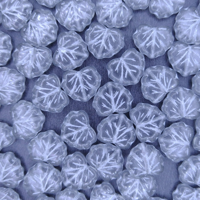10 x Maple leaves in Crystal with Silver veins (13x11mm)